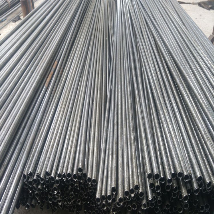 精密無縫鋼（gāng）管（guǎn）現（xiàn）貨供應部分規格可（kě）以定做